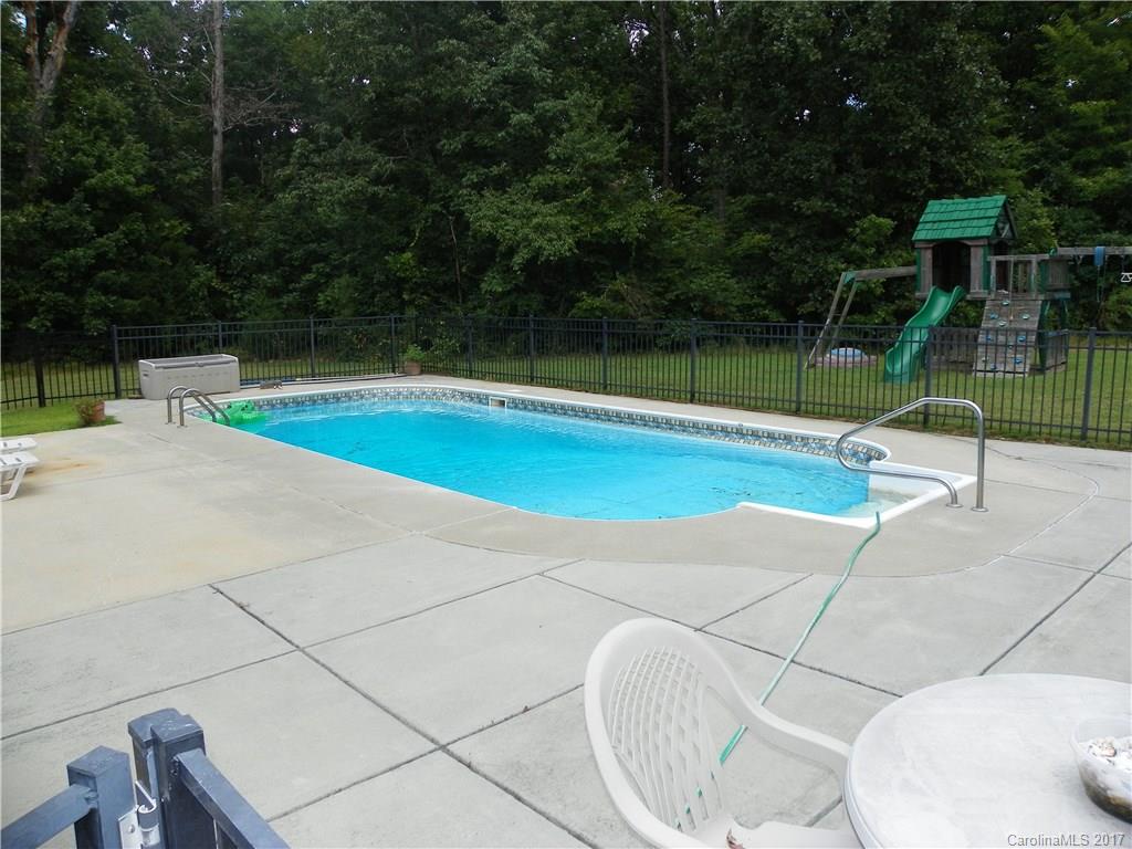 11136 Tara Oaks Drive Charlotte NC 28227