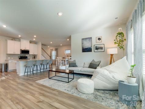 4009 Woodland View Drive Charlotte NC 28215