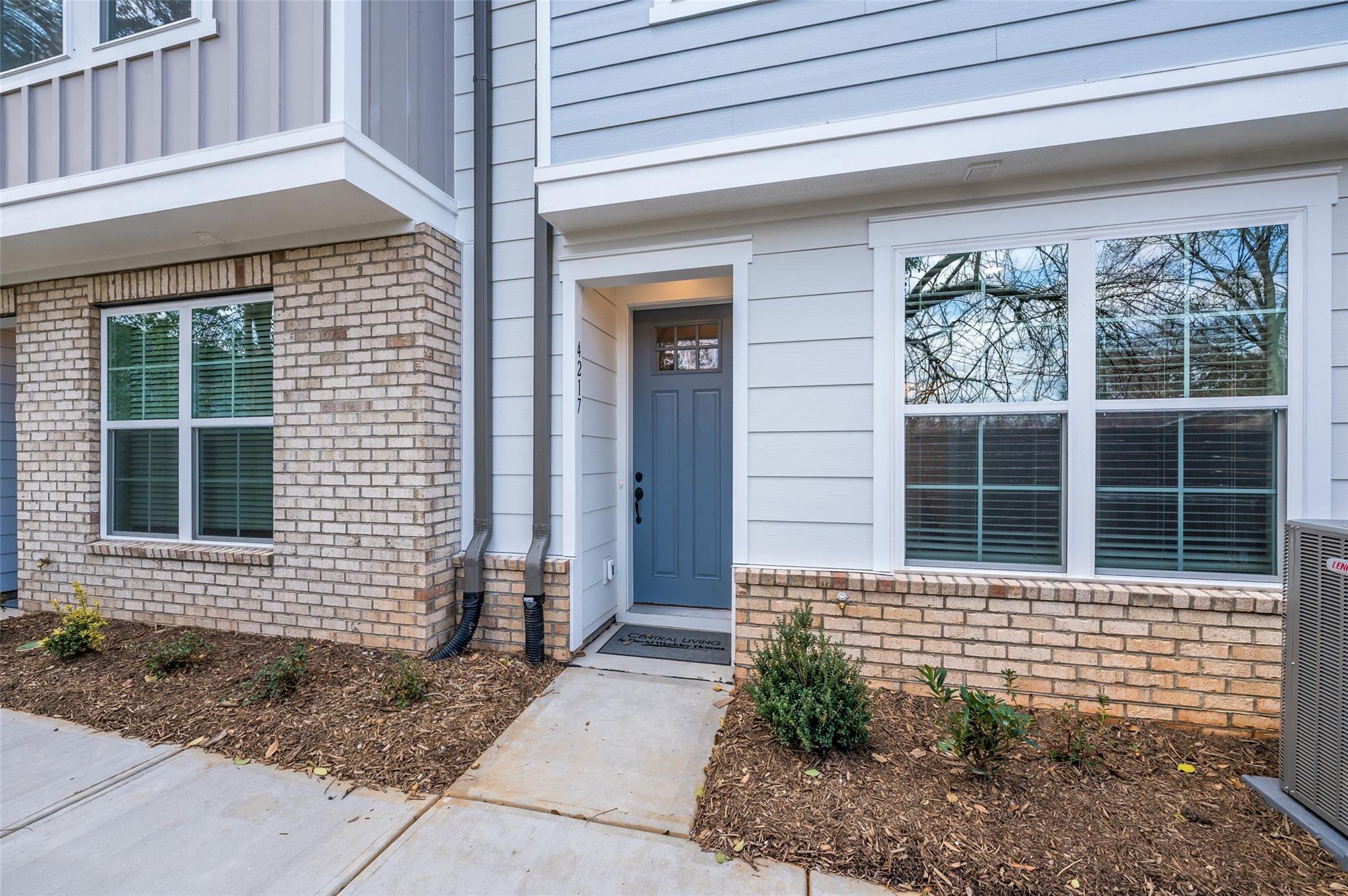 4217 Lomax View Way Charlotte NC 28211