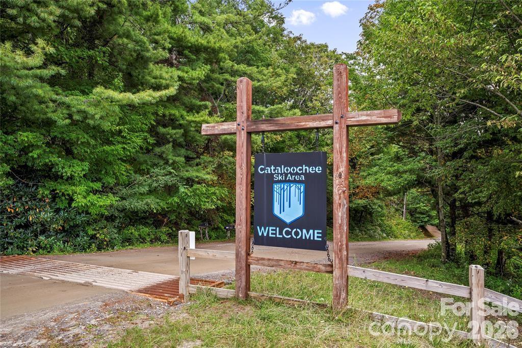 82 Honeymoon Lane Maggie Valley NC 28751