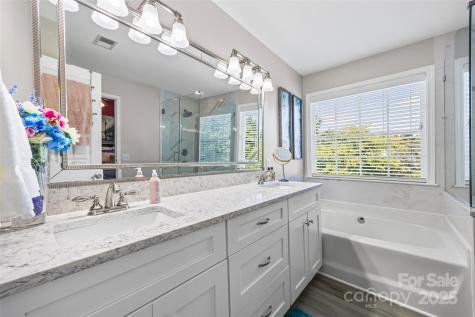 5899 Crimson Oak Court Harrisburg NC 28075