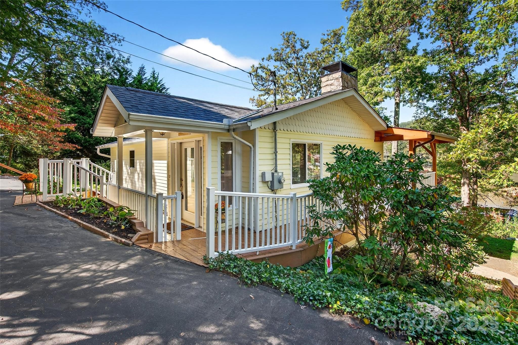 211 Rhododendron Avenue Black Mountain NC 28711