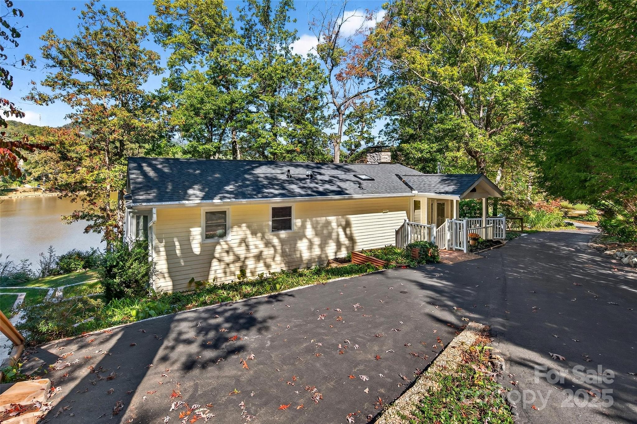 211 Rhododendron Avenue Black Mountain NC 28711