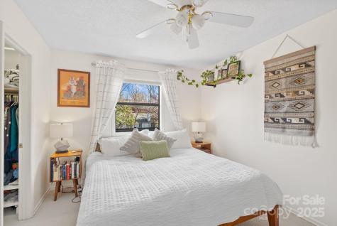 16 Spears Avenue Asheville NC 28801