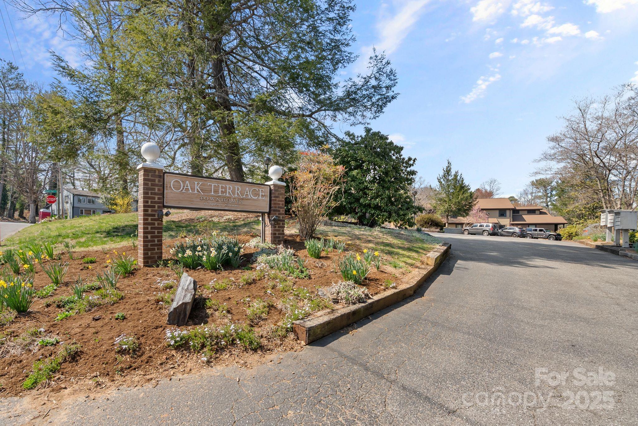 16 Spears Avenue Asheville NC 28801