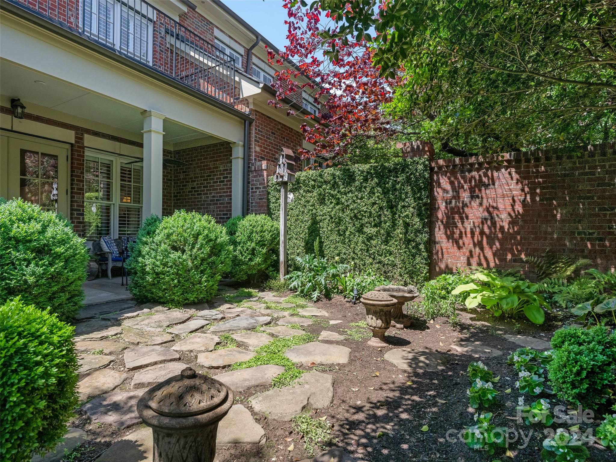 6831 Louisburg Square Lane Charlotte NC 28210