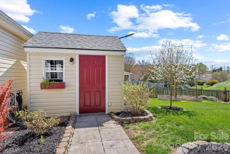 307 Roxbury Place Arden NC 28704