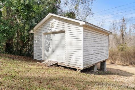 106 Elizabeth Drive Cheraw SC 29520