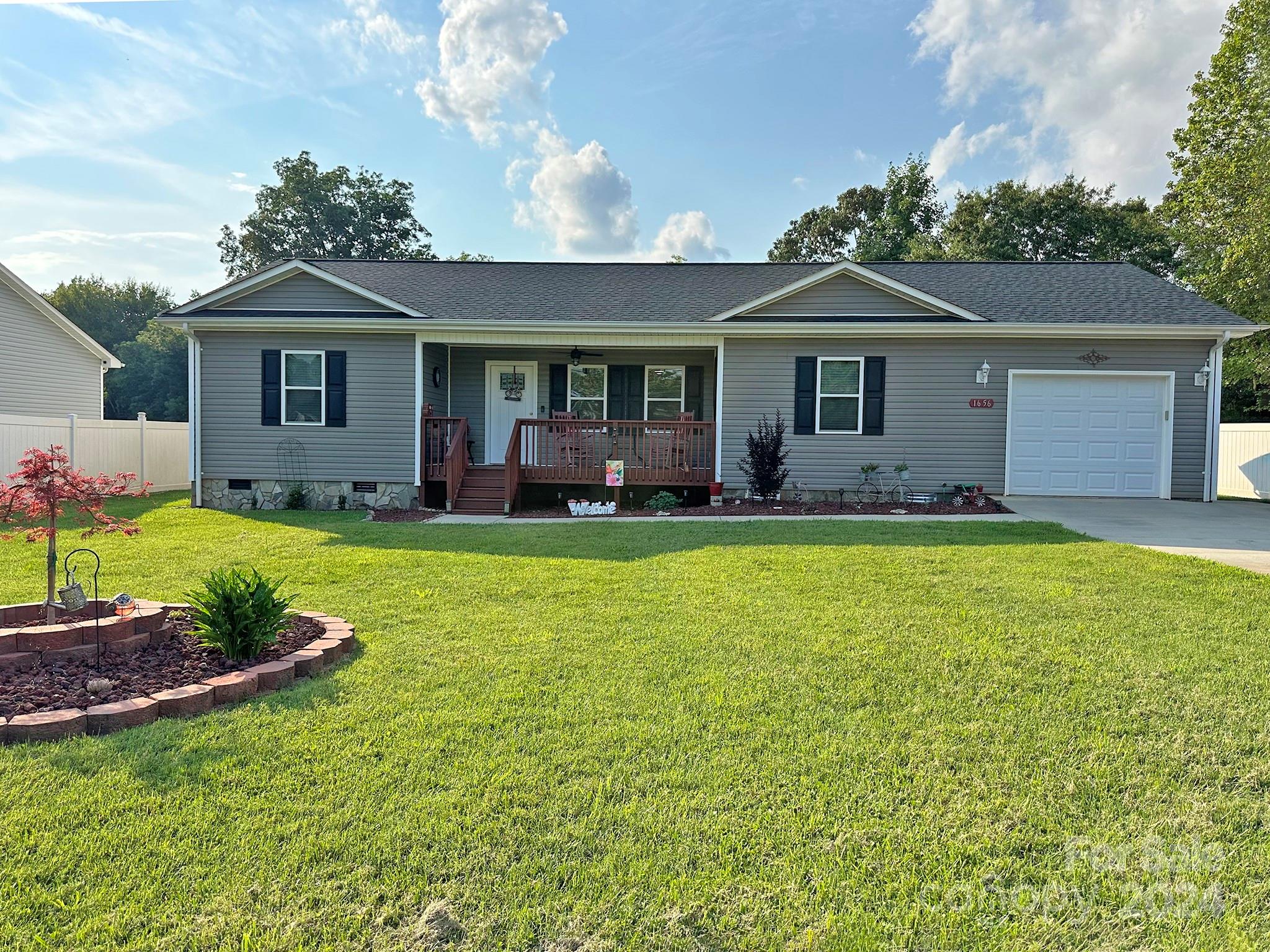1656 S Center Street Hickory NC 28602