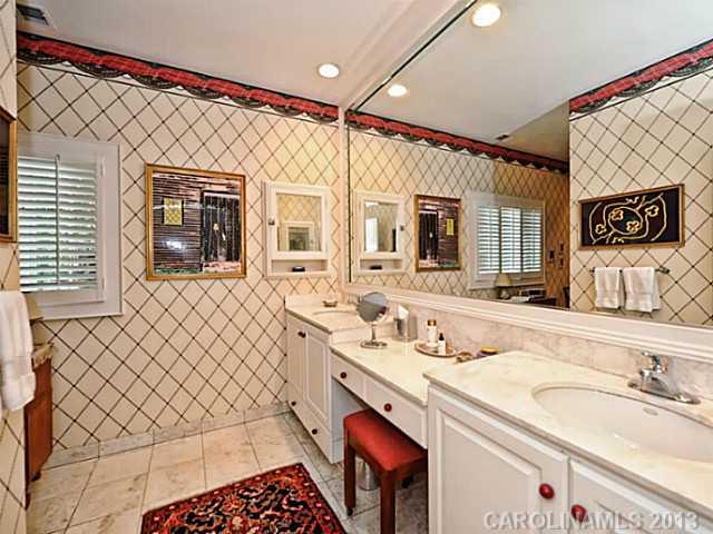 215 Hempstead Place Charlotte NC 28207
