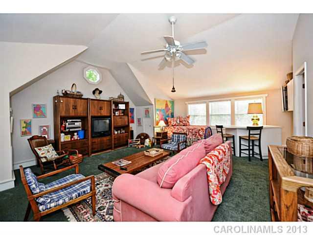 215 Hempstead Place Charlotte NC 28207