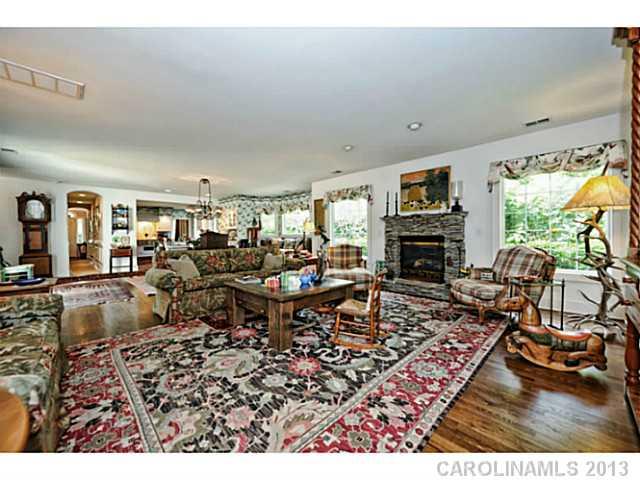 215 Hempstead Place Charlotte NC 28207