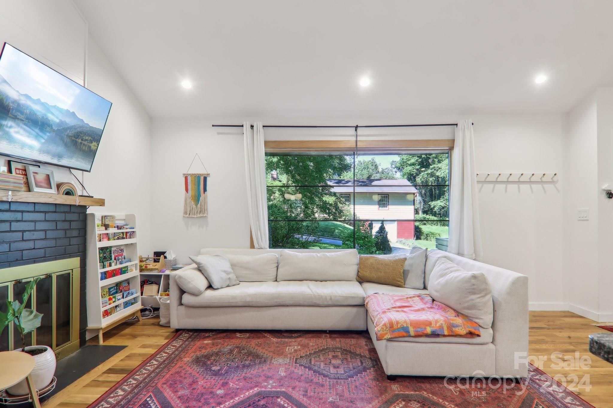 1 Melbourne Place Asheville NC 28801