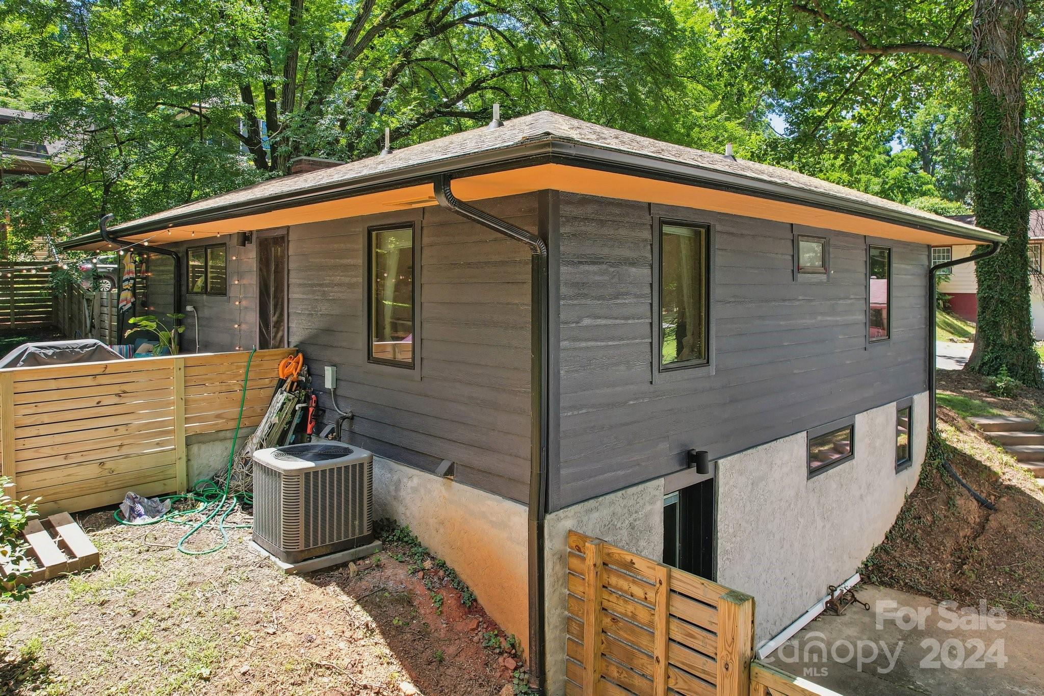 1 Melbourne Place Asheville NC 28801