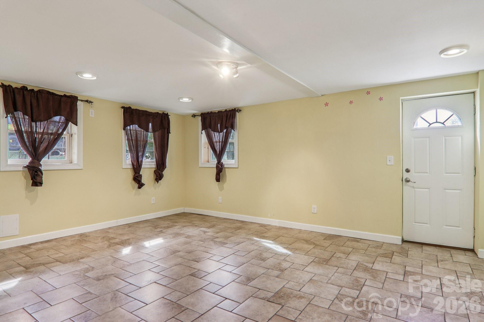 5 Granite Drive Hendersonville NC 28792