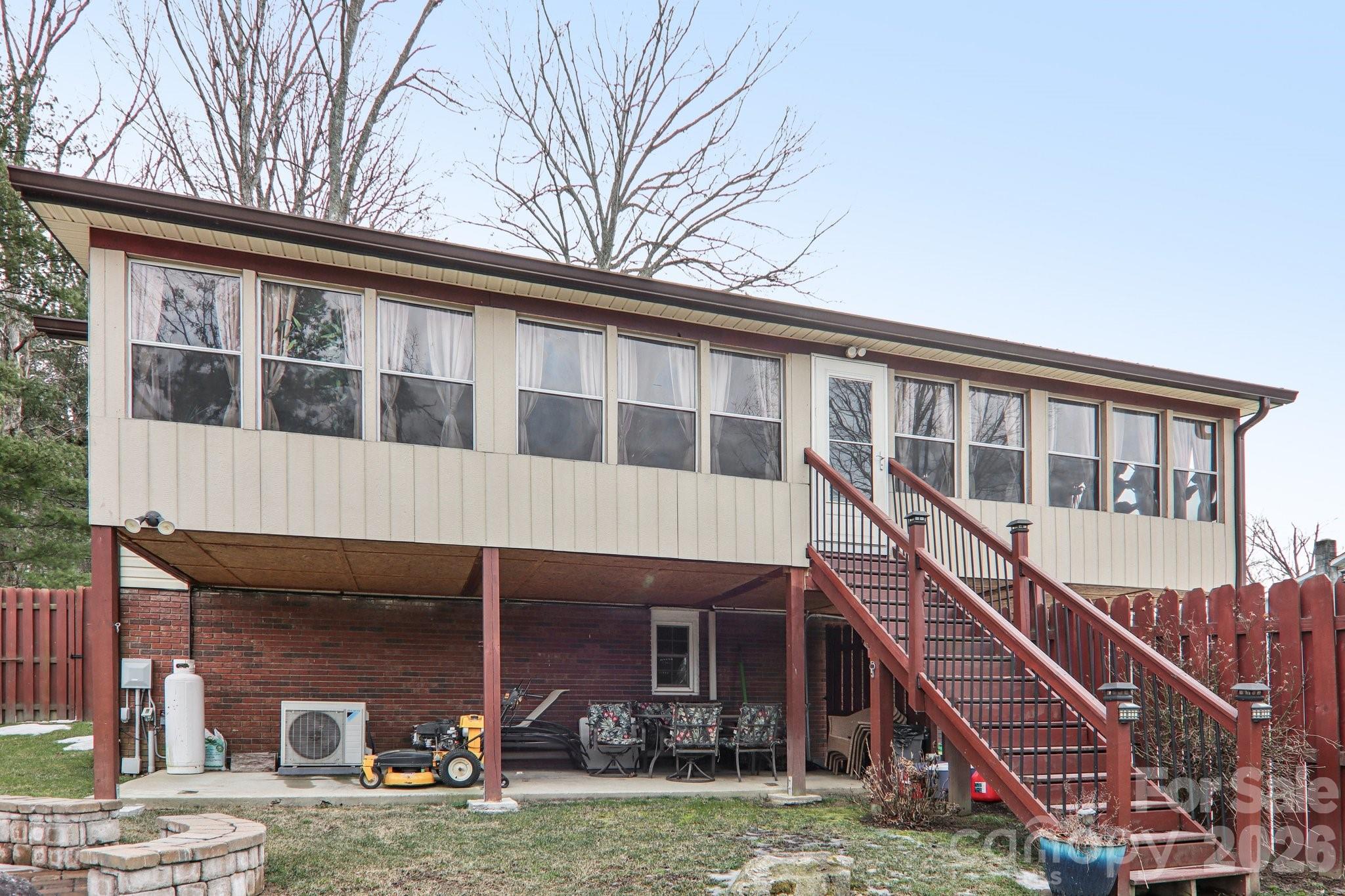 5 Granite Drive Hendersonville NC 28792