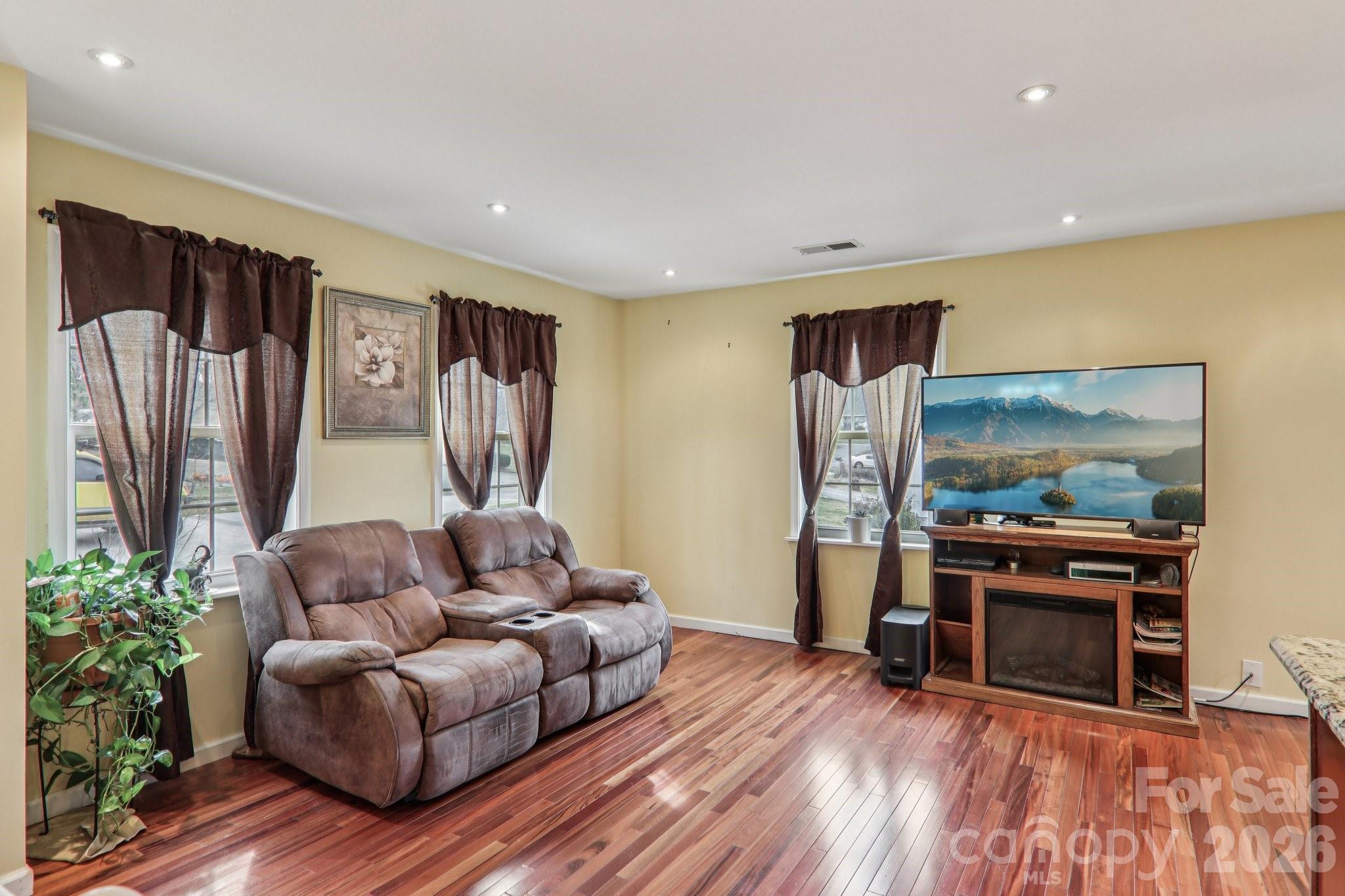 5 Granite Drive Hendersonville NC 28792