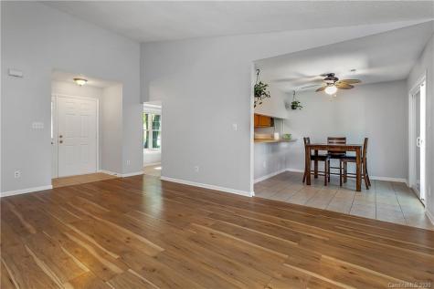 6422 Pineburr Road Charlotte NC 28211