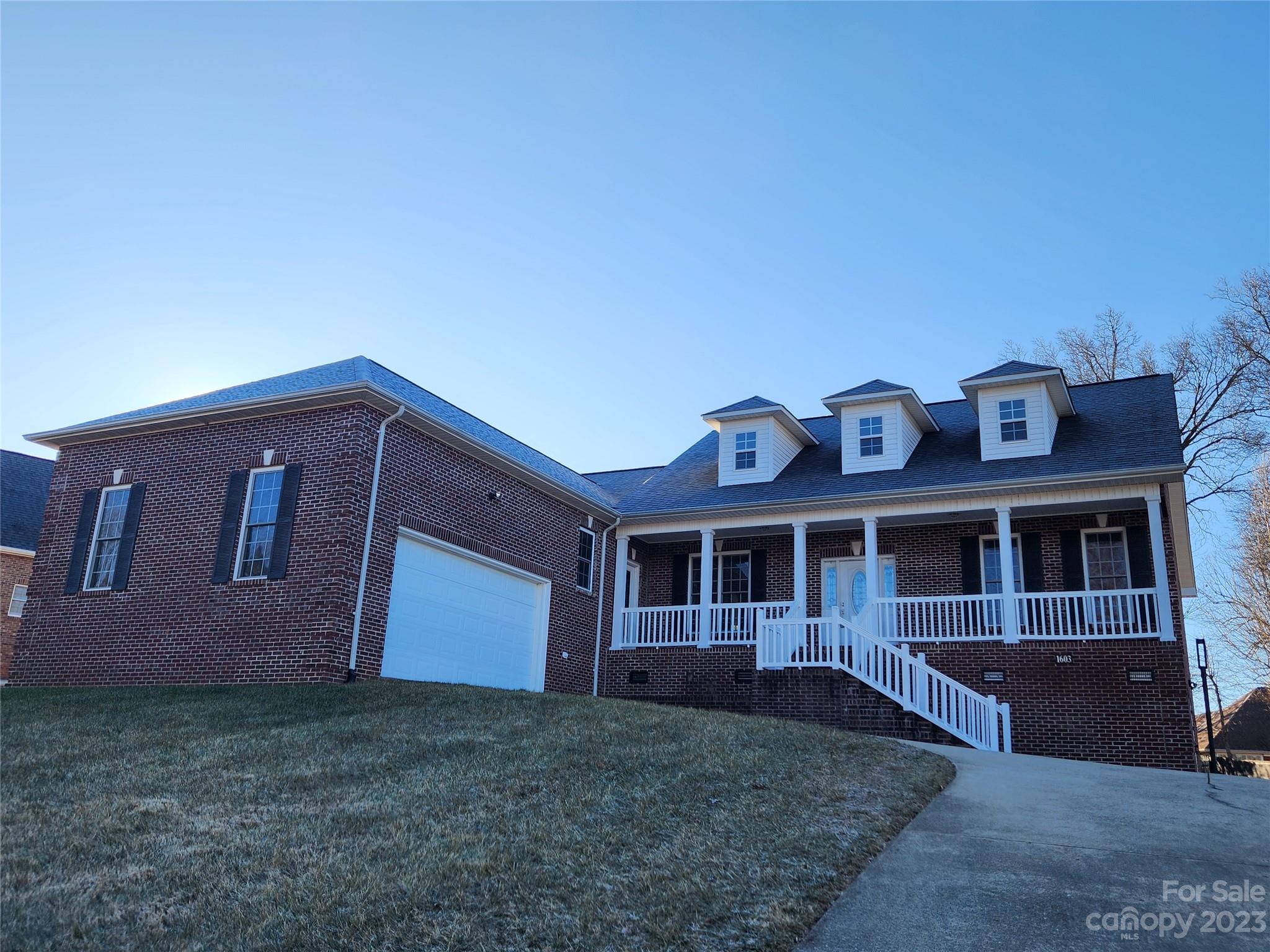 1603 Brookstone Drive Hickory NC 28602