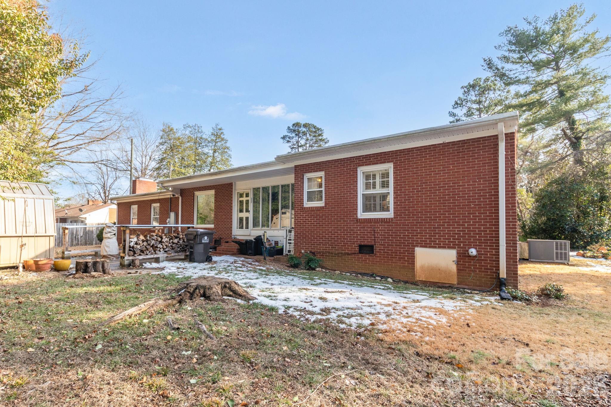 305 Hilltop Drive Lexington NC 27292