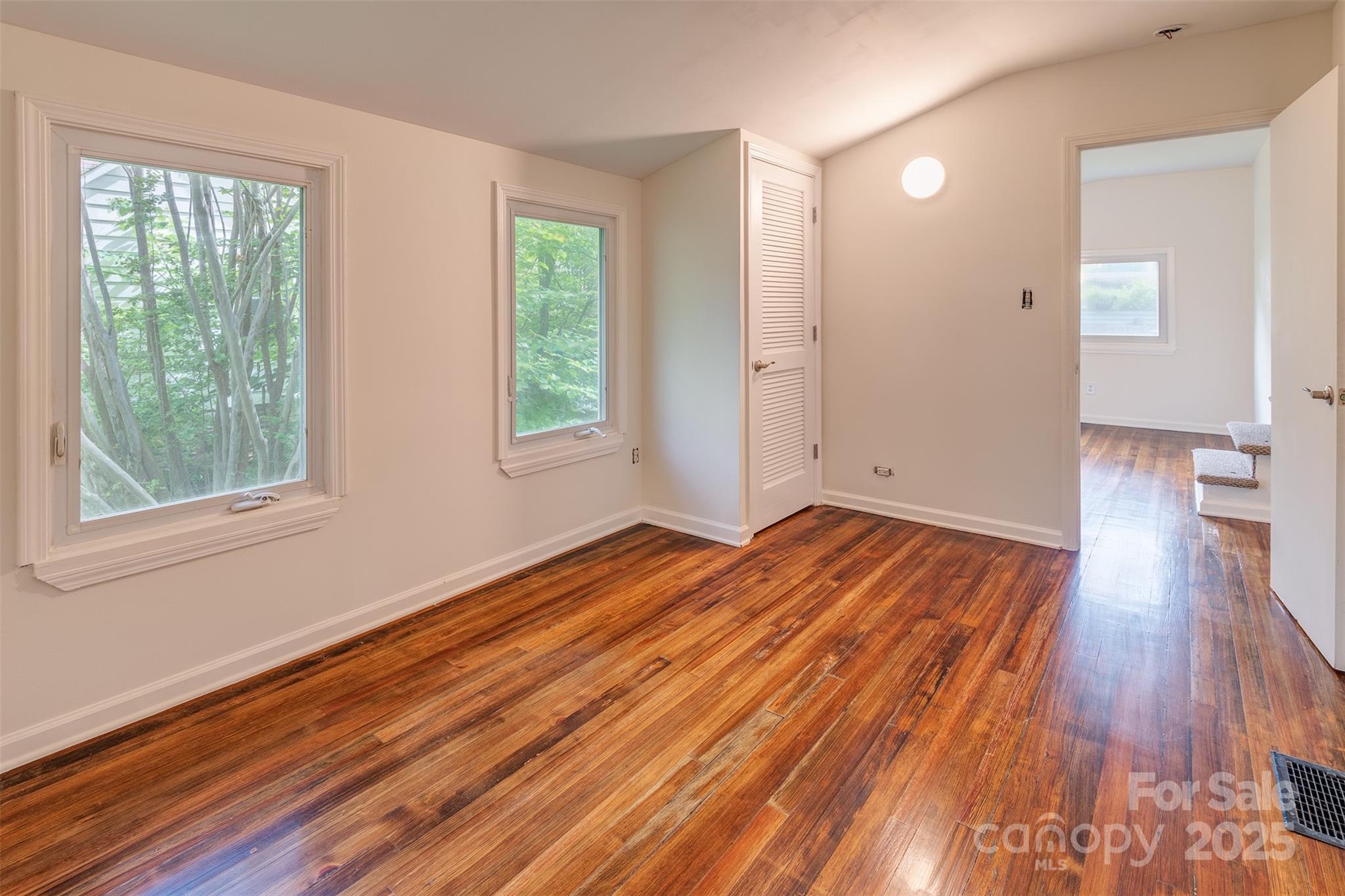 9 North Street Weaverville NC 28787