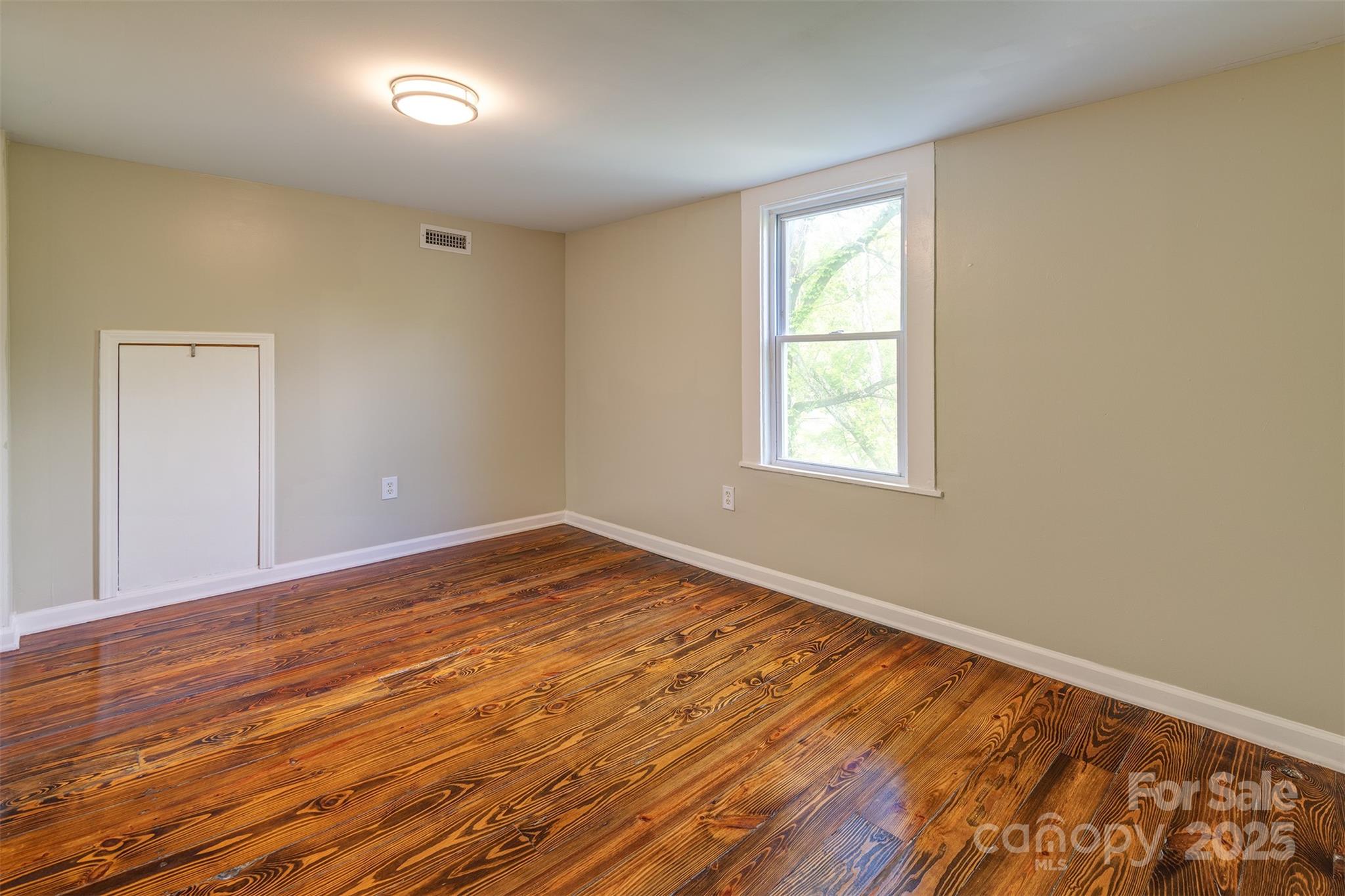 9 North Street Weaverville NC 28787