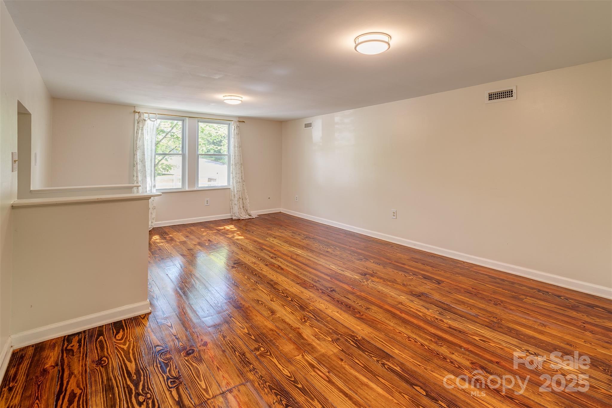 9 North Street Weaverville NC 28787