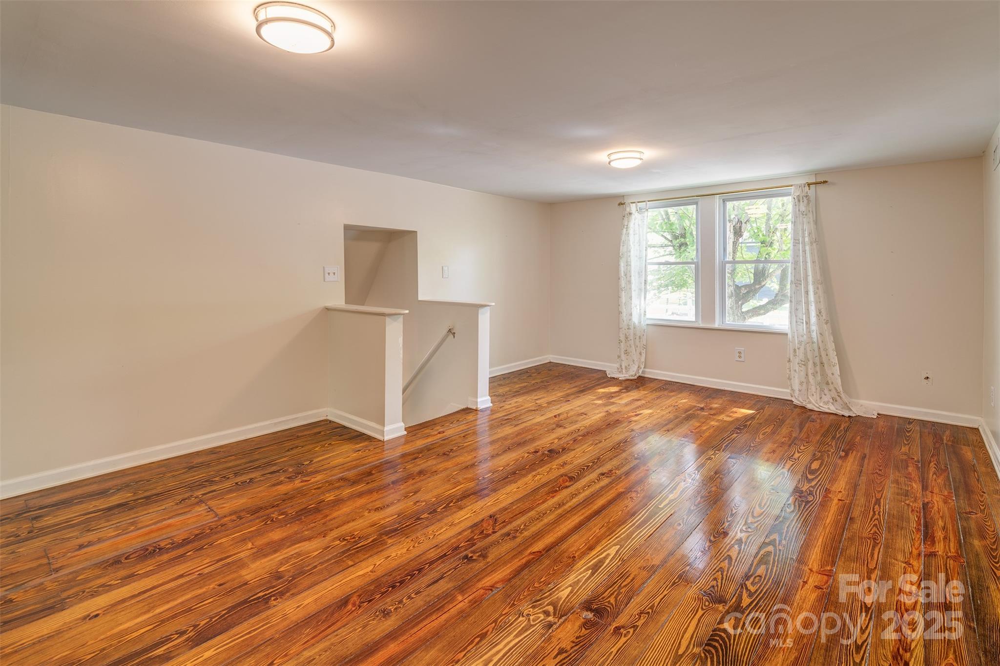 9 North Street Weaverville NC 28787