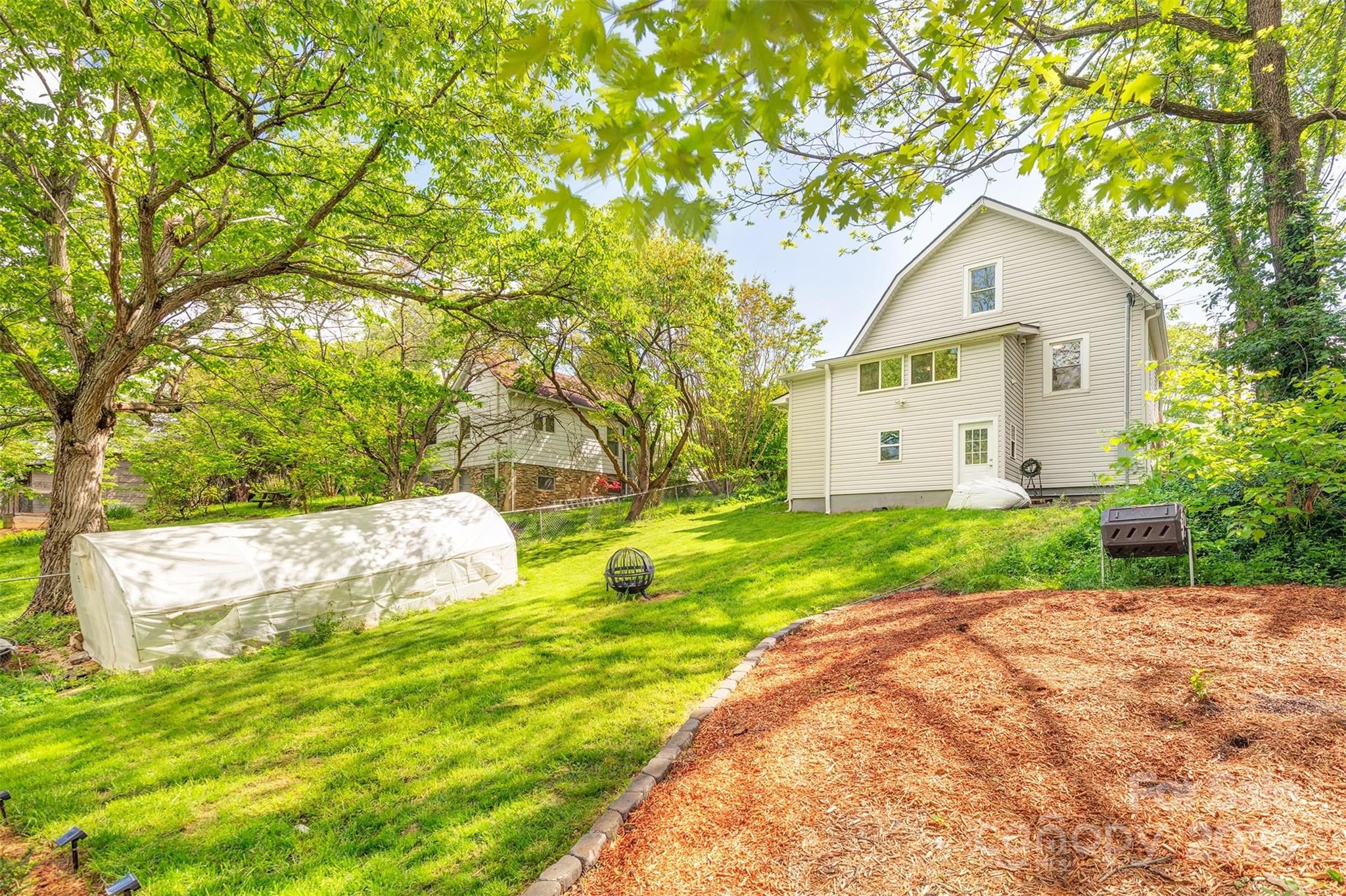 9 North Street Weaverville NC 28787