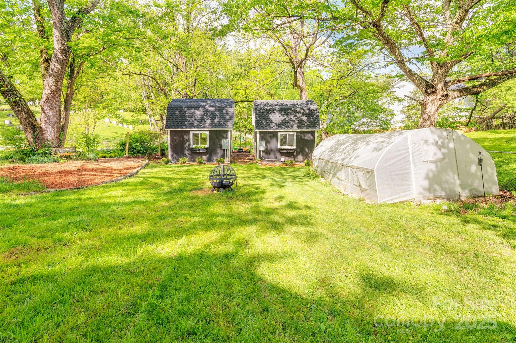 9 North Street Weaverville NC 28787