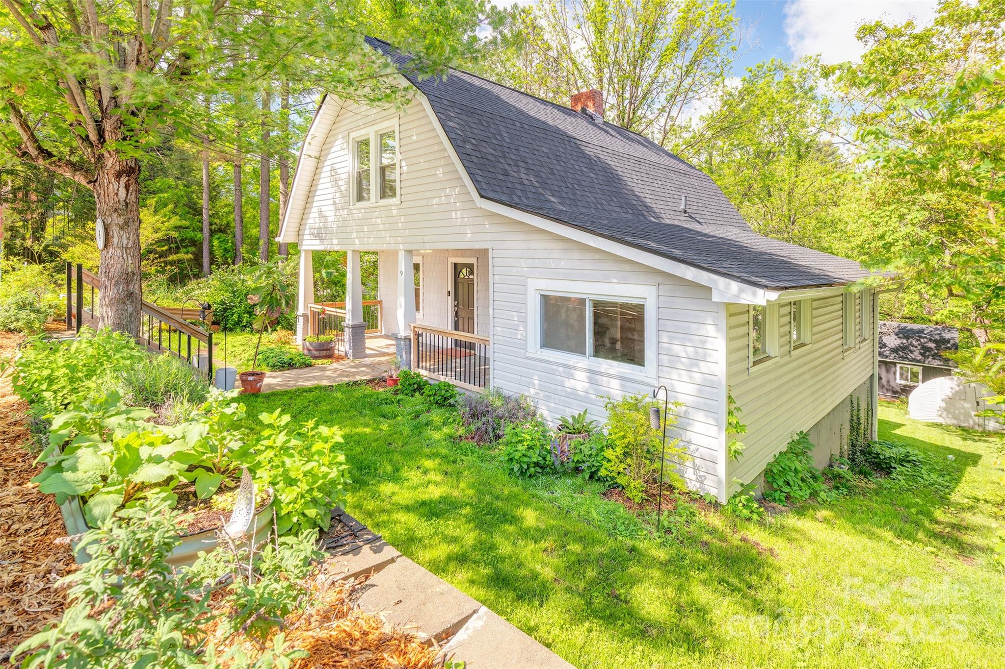 9 North Street Weaverville NC 28787