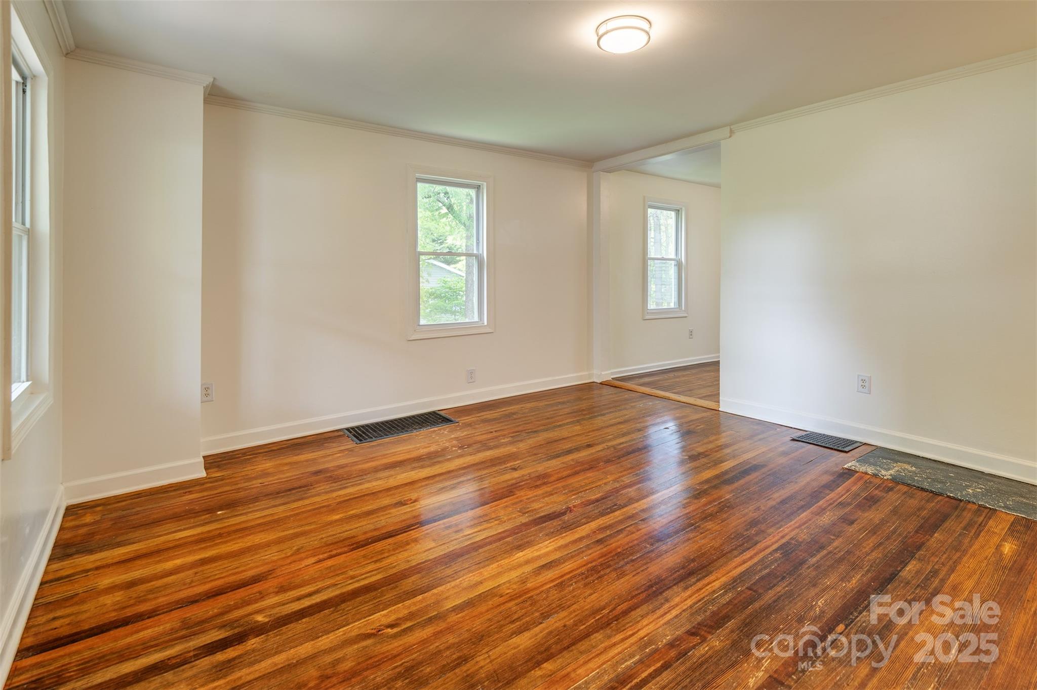 9 North Street Weaverville NC 28787