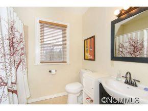 32 Buckingham Court Asheville NC 28803