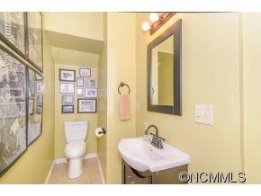 32 Buckingham Court Asheville NC 28803