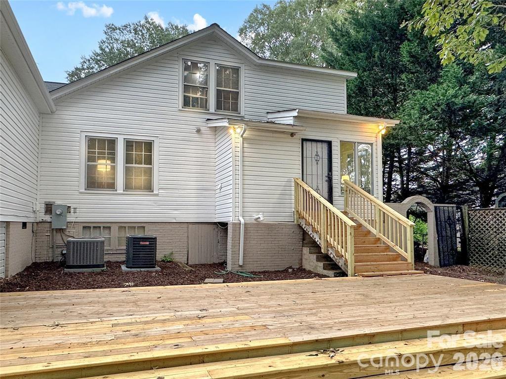 317 8th Street NW Hickory NC 28601