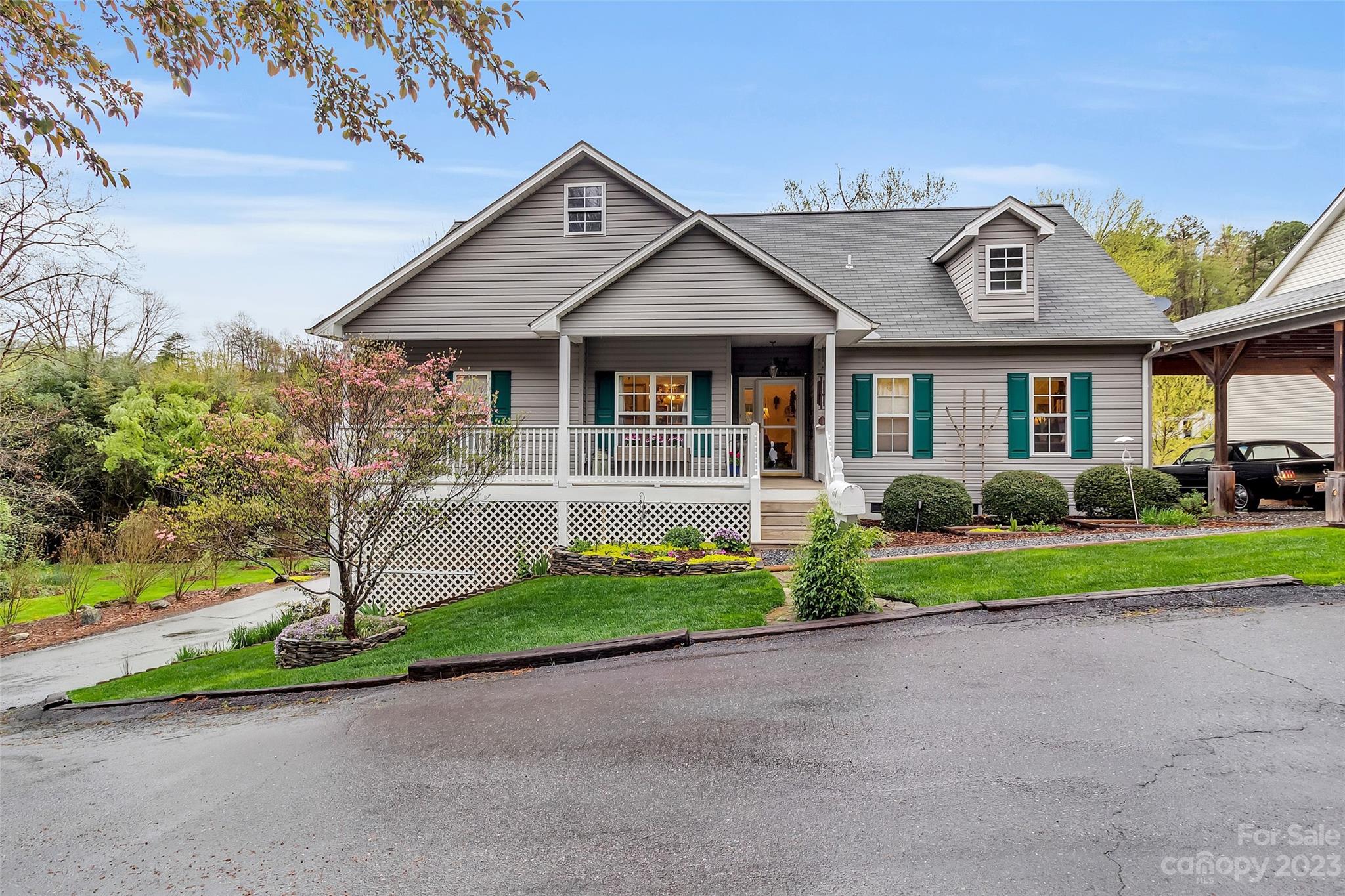 51 Stratford Place Sylva NC 28779