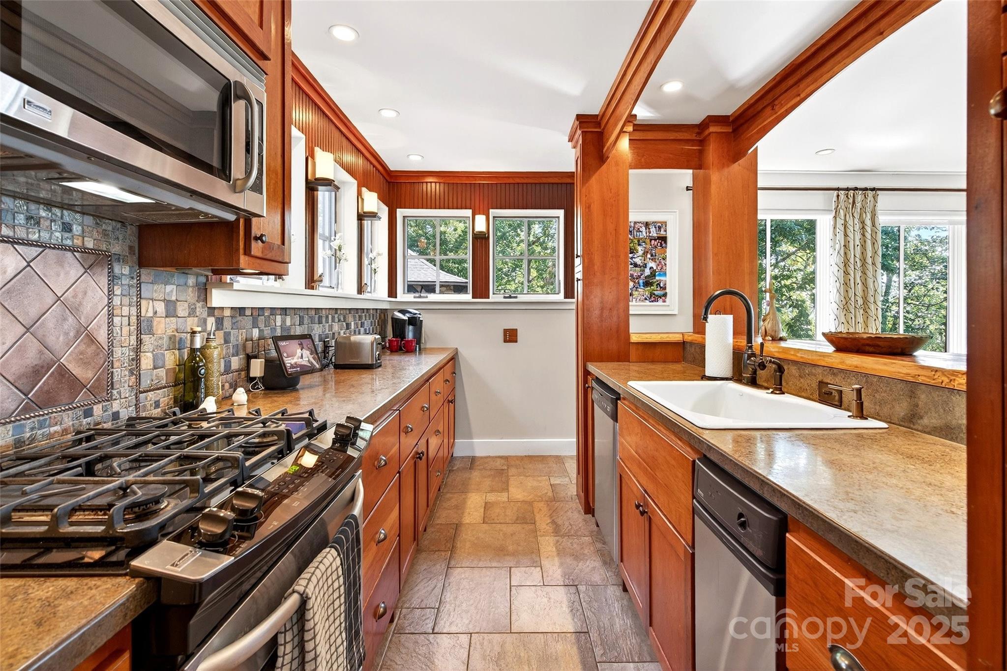 789 Mckenzie Way S Old Fort NC 28762