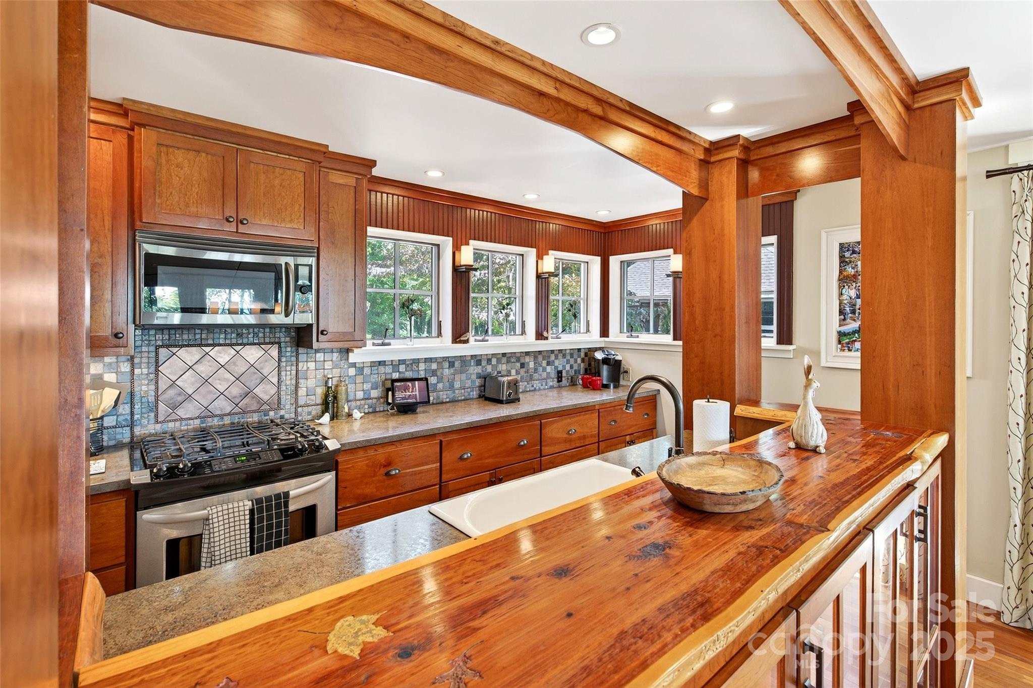 789 Mckenzie Way S Old Fort NC 28762