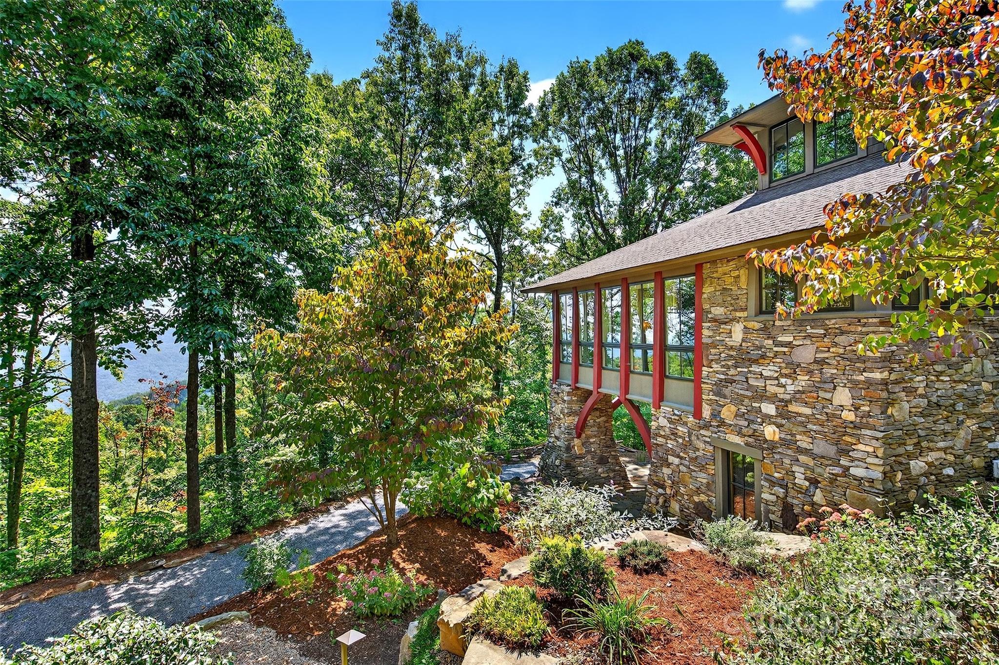 789 Mckenzie Way S Old Fort NC 28762