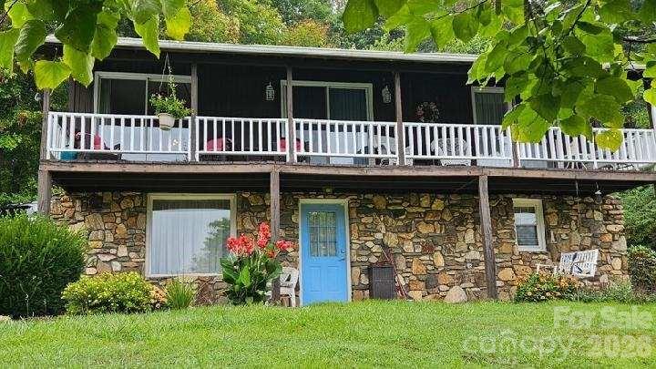 707 Lickskillet Road Burnsville NC 28714
