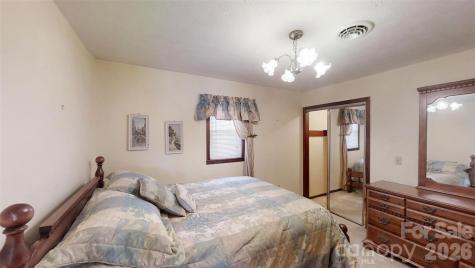707 Lickskillet Road Burnsville NC 28714