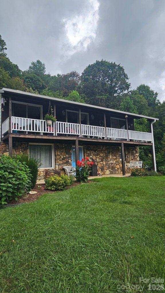707 Lickskillet Road Burnsville NC 28714