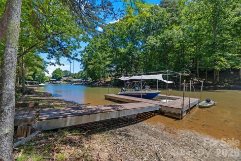 662 Sandbar Point Lake Wylie SC 29710