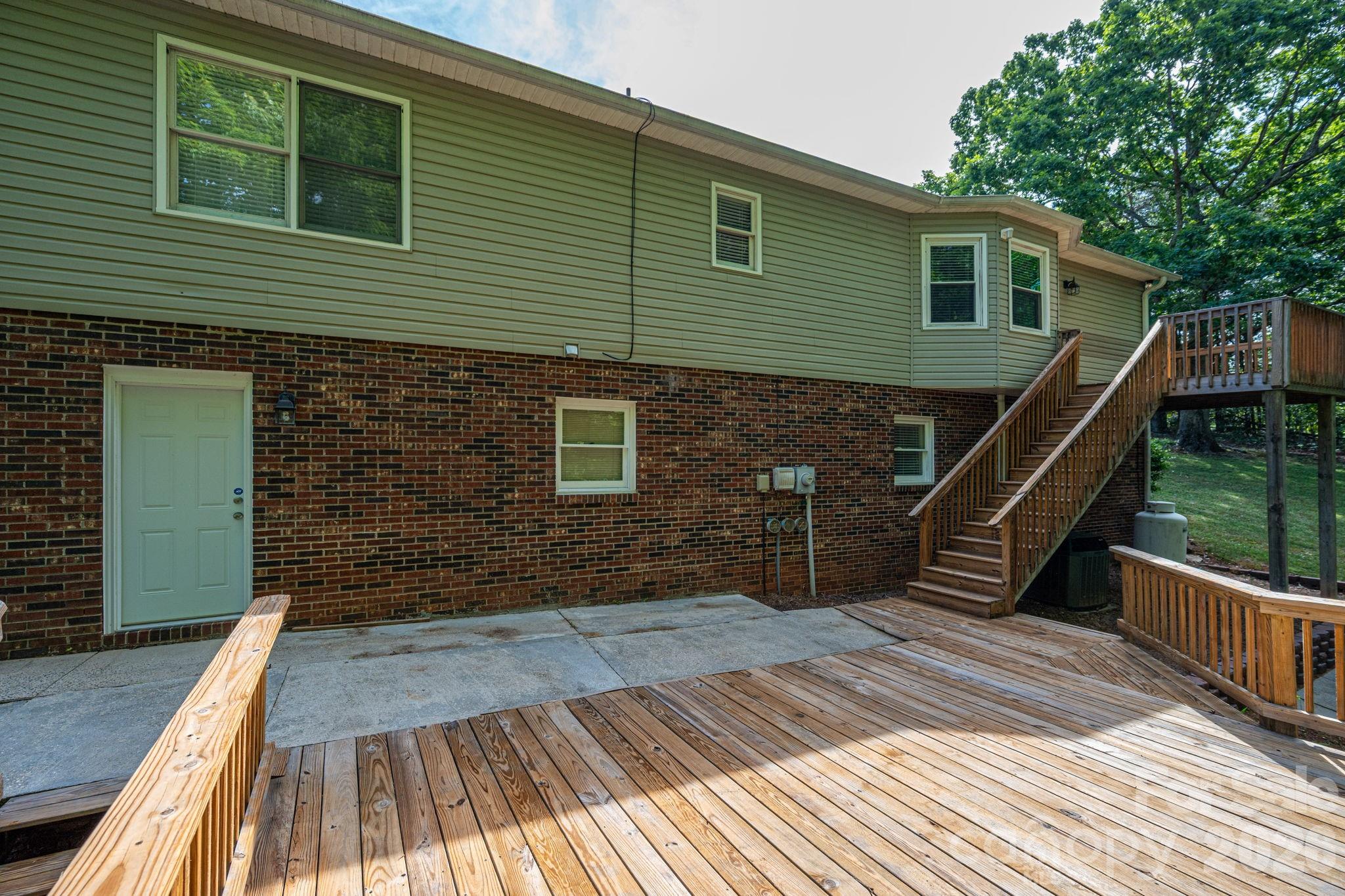 6097 Tuckborough Road Hickory NC 28602