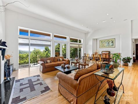27 Elk Mountain Ridge Asheville NC 28804