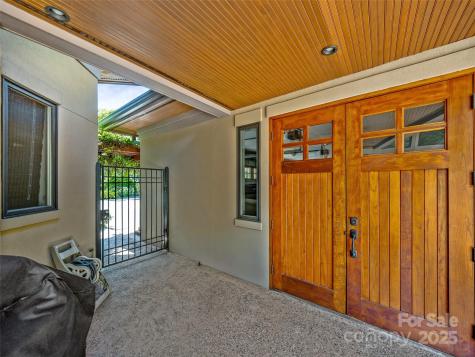 27 Elk Mountain Ridge Asheville NC 28804