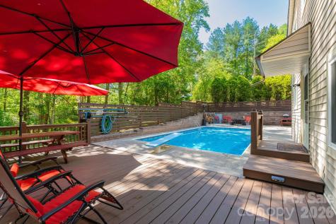 33 Lovers Loop Road Asheville NC 28803