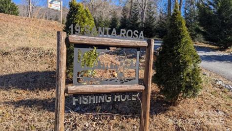 19 Santa Rosa Drive Sylva NC 28779