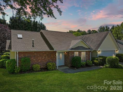 2 Gatehouse Court Asheville NC 28803