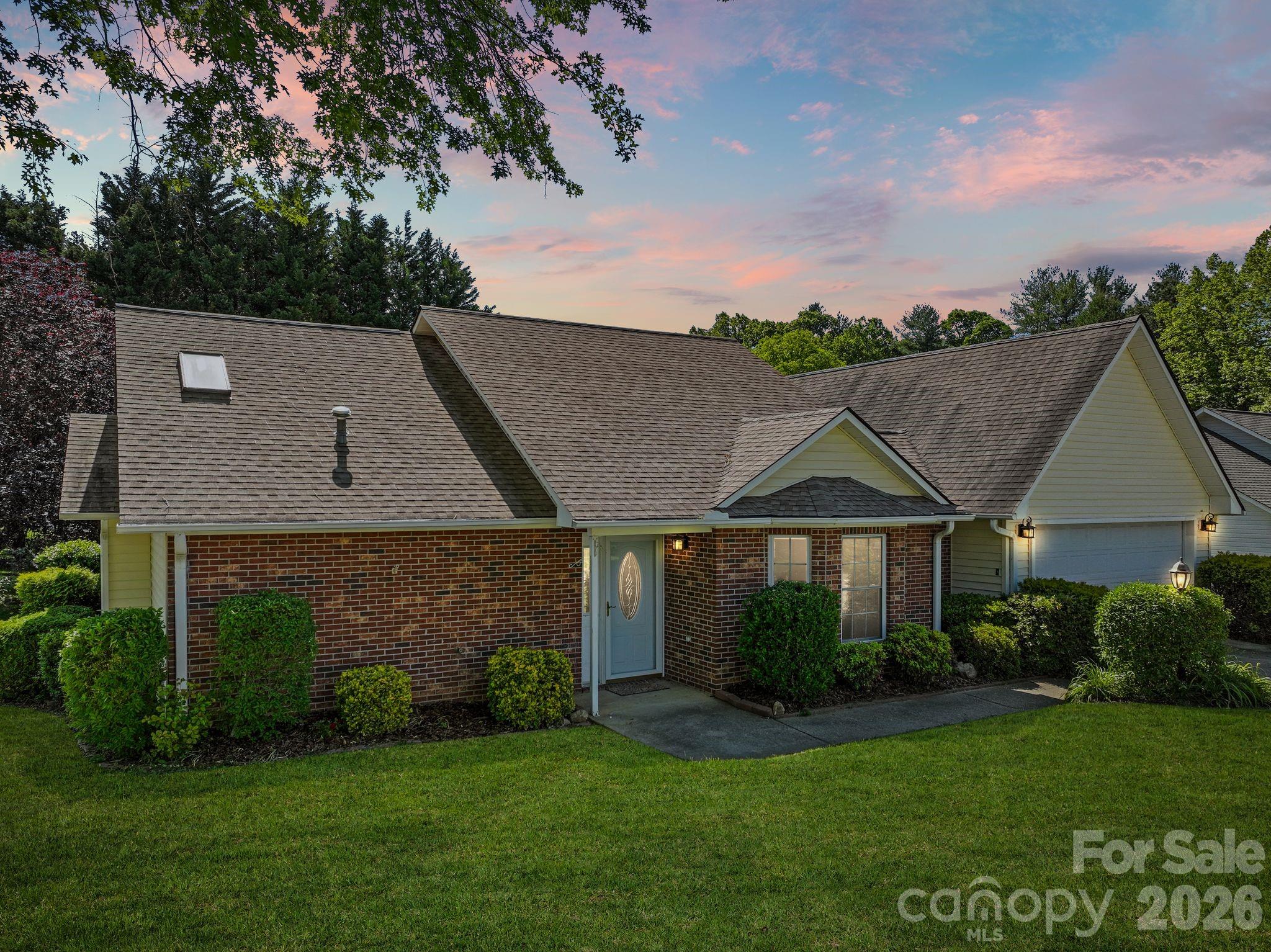 Asheville NC, 2 Gatehouse Court